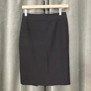 Ann Taylor Black Pencil Skirt size 2 Petite worn once side zipper
